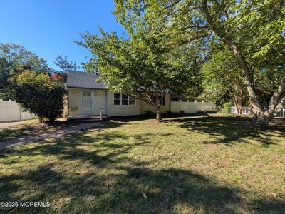 /international/us/180-giffordtown-lane-little-egg-harbor-nj-110120420990/