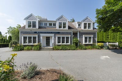 /international/us/697-main-street-chatham-ma-110094526783/