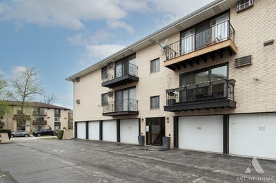 /international/us/10323-mayfield-avenue-oak-lawn-il-110107822815/