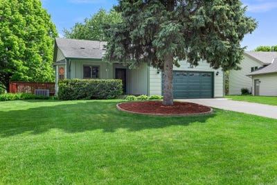 /international/us/1009-gramsey-place-burnsville-mn-110108334731/
