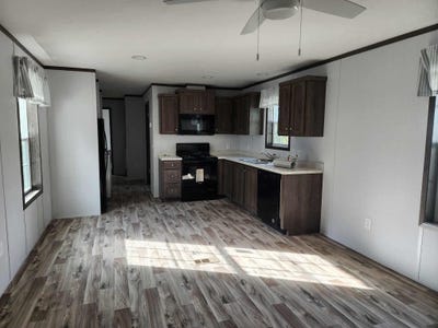 /international/us/104-overlook-lane-coventry-vt-110097971674/