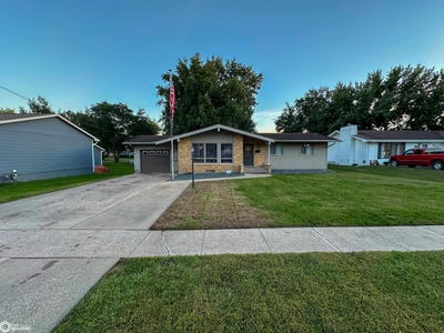 /international/us/816-4th-avenue-e-albia-ia-110120134446/