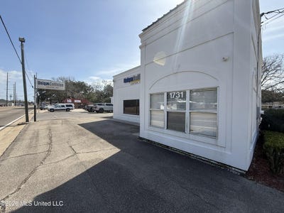 /international/us/1731-pass-road-biloxi-ms-110107764646/