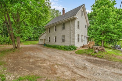 /international/us/26-island-avenue-orono-me-110108425451/