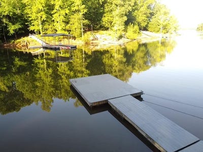 /international/us/96-seven-oaks-drive-clarksville-va-110108197586/