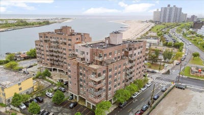 /international/us/156-beach-9th-street-far-rockaway-ny-110107554037/