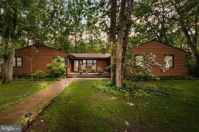 /international/us/240-chicagami-trail-medford-nj-110108387518/