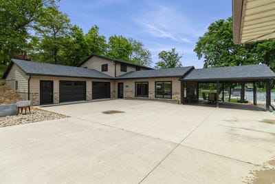 /international/us/105-s-shore-drive-montezuma-ia-110099790494/