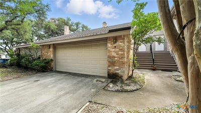 /international/us/8-oak-villa-road-canyon-lake-tx-110101632312/