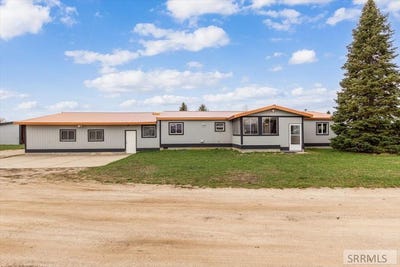 /international/us/861-w-hwy-33-tetonia-id-110107243448/