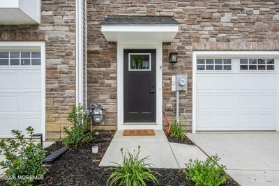 /international/us/9-foxwood-drive-hainesport-nj-110108256382/