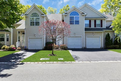 /international/us/13-cranberry-circle-medford-ny-110108009644/