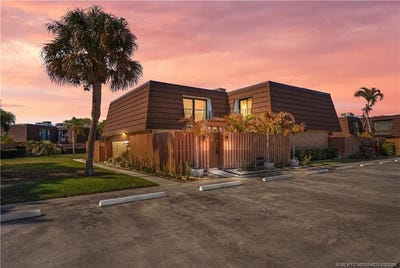 /international/us/stuart-fl-110106355640/