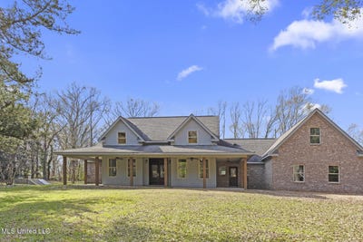 /international/us/236-childress-lane-flora-ms-110104976728/