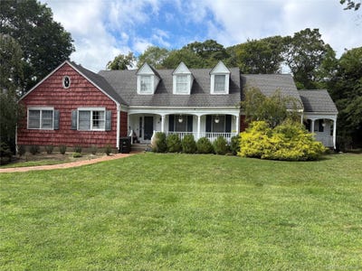 /international/us/16-josephine-boulevard-shoreham-ny-110120497128/