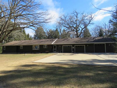 /international/us/n8582-pine-road-beaver-dam-wi-110105980194/