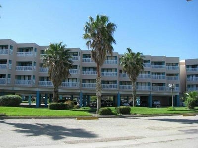 /international/us/3938-surfside-boulevard-corpus-christi-tx-110107608478/