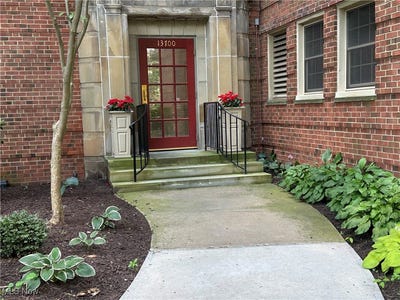 /international/us/13700-shaker-boulevard-unit-210-cleveland-oh-110101135708/