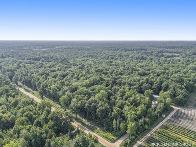 /international/us/5936-108th-avenue-pullman-mi-110104557561/