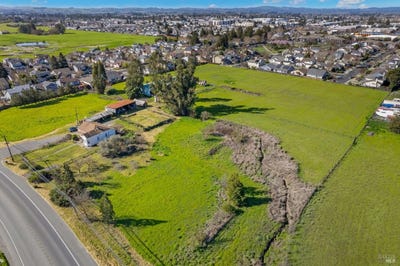/international/us/3015-petaluma-hill-road-santa-rosa-ca-110097993325/