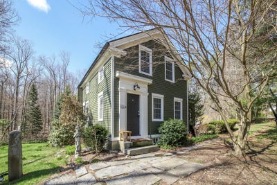 /international/us/270-berkshire-road-newtown-ct-110098643341/
