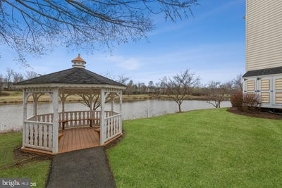/international/us/25340-lake-mist-square-chantilly-va-110108542891/