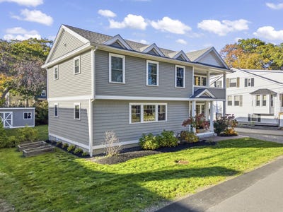 /international/us/68-freeman-street-york-me-110120513995/