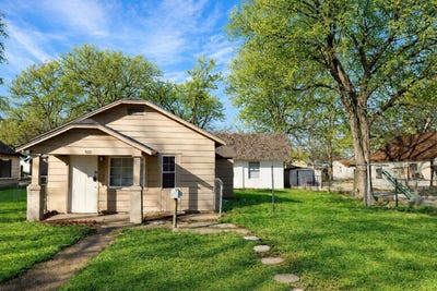 /international/us/1023-s-millwood-wichita-ks-110108425705/