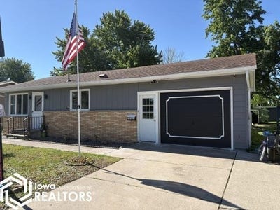 /international/us/1708-e-oak-st-algona-ia-110108826786/