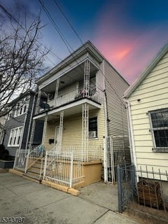 /international/us/139-clark-pl-elizabeth-city-nj-110098047512/
