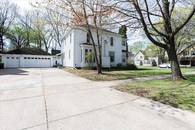 /international/us/1104-7th-street-e-menomonie-wi-110107685286/