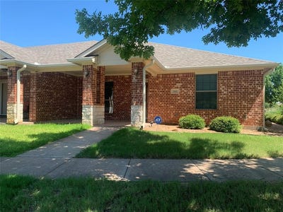 /international/us/1610-carolina-street-graham-tx-110100626182/