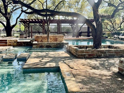 /international/us/3629-w-northgate-drive-irving-tx-110109916287/