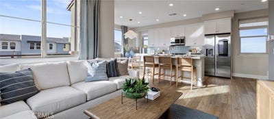 /international/us/302-fawn-street-rancho-mission-viejo-ca-110098933695/