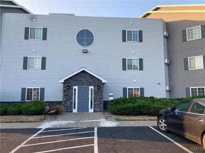 /international/us/1410-landrush-way-baldwinsville-ny-110101672208/
