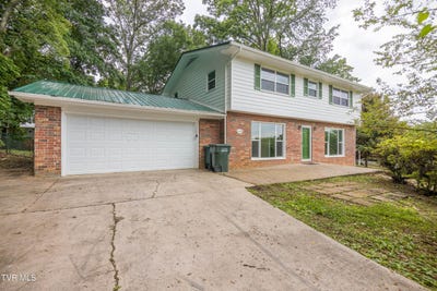 /international/us/1404-brentwood-drive-greeneville-tn-110108293223/