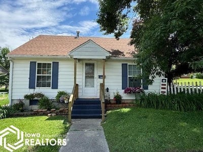 /international/us/1208-main-street-bedford-ia-110108426335/