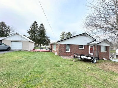 /international/us/129-crab-orchard-avenue-beckley-wv-110106558344/