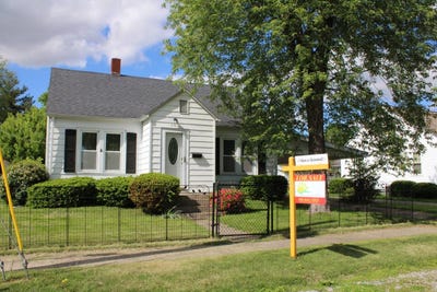 /international/us/207-w-curry-street-fairfield-il-110098311668/