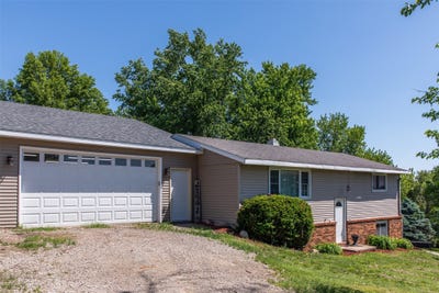 /international/us/2144-j-marsh-avenue-marshalltown-ia-110108304425/