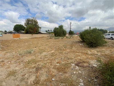 /international/us/25338-4th-san-bernardino-ca-110120488524/