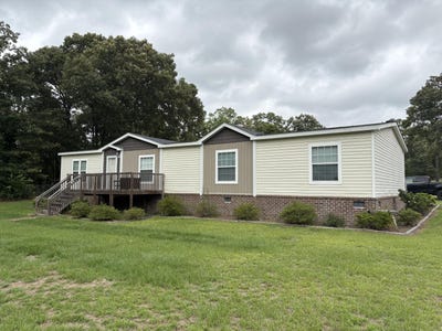 /international/us/520-springvale-road-bishopville-sc-110109775924/