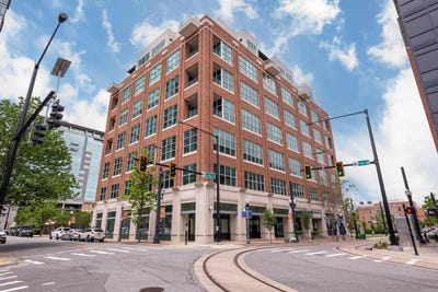 /international/us/200-river-market-avenue-little-rock-ar-110099065633/