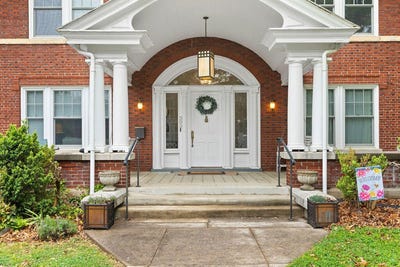 /international/us/505-jackson-ave-lexington-va-110107655362/