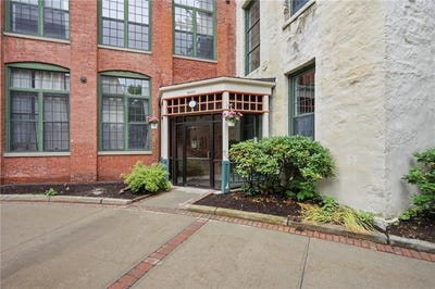 /international/us/15-higgins-street-smithfield-ri-110109026600/