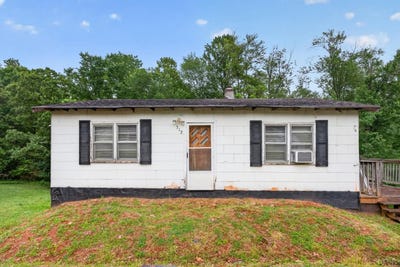 /international/us/312-chaney-lane-gretna-va-110107682695/
