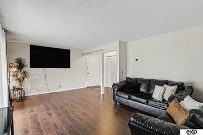 /international/us/12025-pierce-plaza-omaha-ne-110108494505/