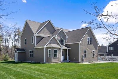 /international/us/44-sheffield-street-windham-nh-110107481657/