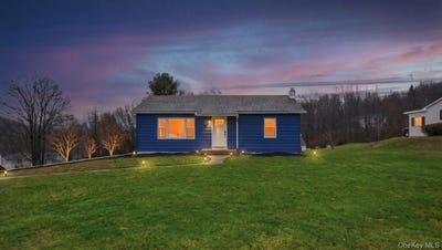 /international/us/19-reservoir-avenue-unionville-ny-110107567373/