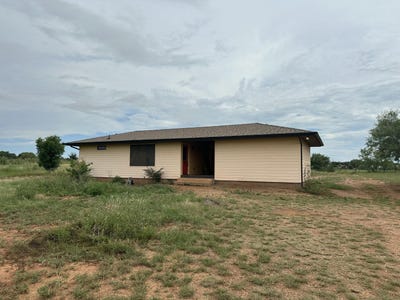 /international/us/703-6th-street-spur-tx-110100747391/